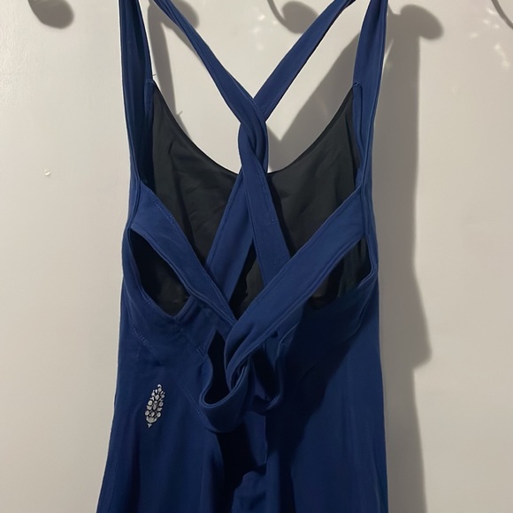 Sports Jumper with see through cross straps - Picture 4 of 5